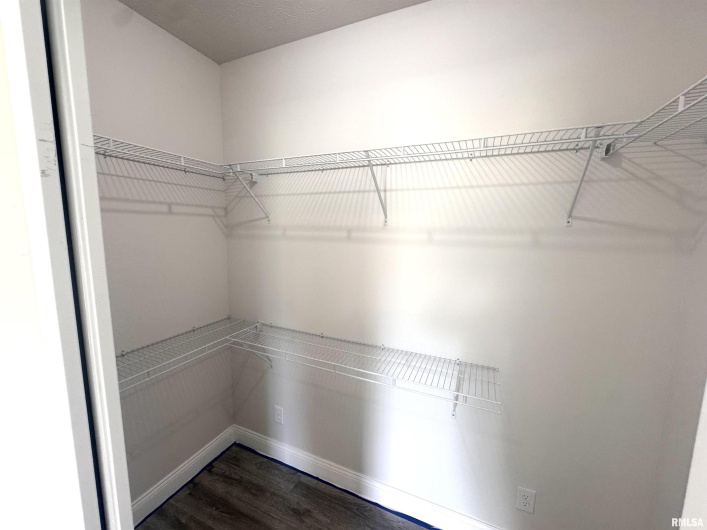 703 Savannah Avenue, Herrin, Illinois 62948, 3 Bedrooms Bedrooms, 0 ,2 BathroomsBathrooms,Residential,For Sale,Savannah,0,RMAEB458485