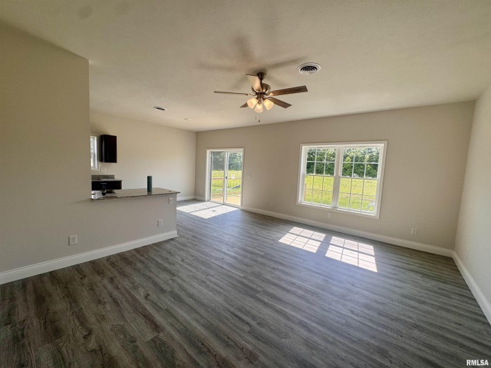 703 Savannah Avenue, Herrin, Illinois 62948, 3 Bedrooms Bedrooms, 0 ,2 BathroomsBathrooms,Residential,For Sale,Savannah,0,RMAEB458485
