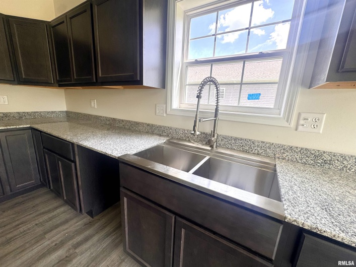 703 Savannah Avenue, Herrin, Illinois 62948, 3 Bedrooms Bedrooms, 0 ,2 BathroomsBathrooms,Residential,For Sale,Savannah,0,RMAEB458485