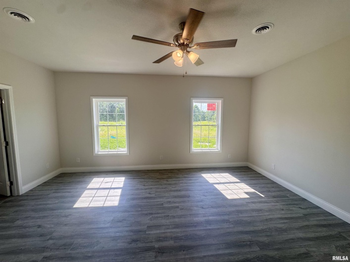 703 Savannah Avenue, Herrin, Illinois 62948, 3 Bedrooms Bedrooms, 0 ,2 BathroomsBathrooms,Residential,For Sale,Savannah,0,RMAEB458485