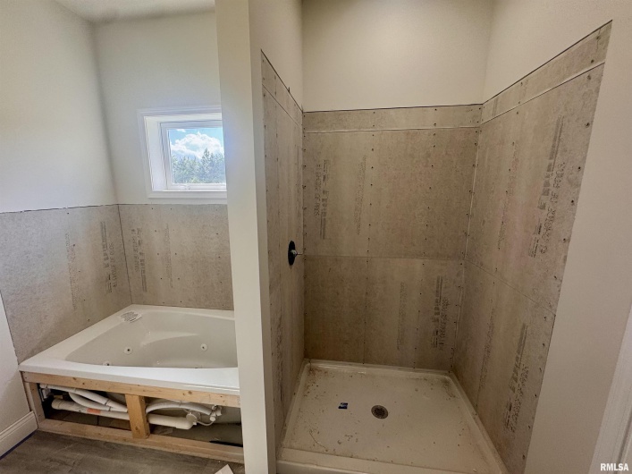 703 Savannah Avenue, Herrin, Illinois 62948, 3 Bedrooms Bedrooms, 0 ,2 BathroomsBathrooms,Residential,For Sale,Savannah,0,RMAEB458485