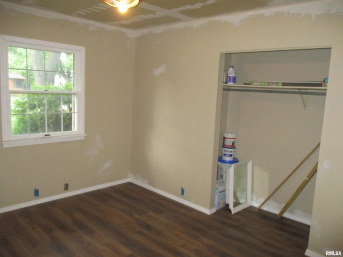 405 DOUGLAS Street, DeSoto, Illinois 62924, 3 Bedrooms Bedrooms, 0 ,1 BathroomBathrooms,Residential,For Sale,DOUGLAS,0,RMAEB458487