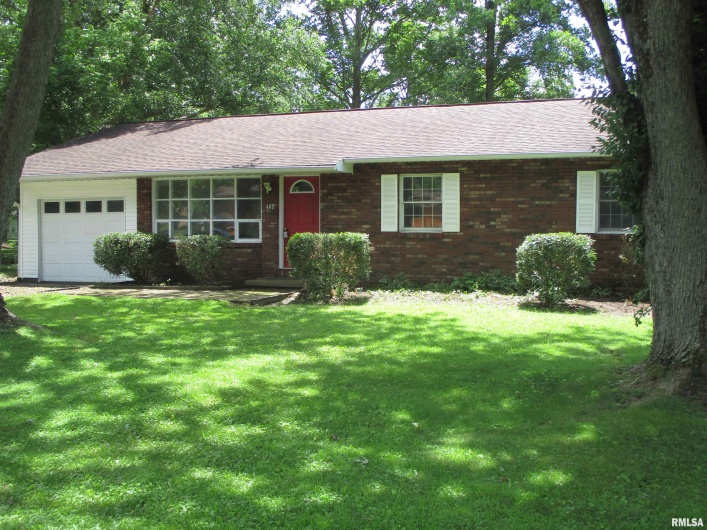 405 DOUGLAS Street, DeSoto, Illinois 62924, 3 Bedrooms Bedrooms, 0 ,1 BathroomBathrooms,Residential,For Sale,DOUGLAS,0,RMAEB458487