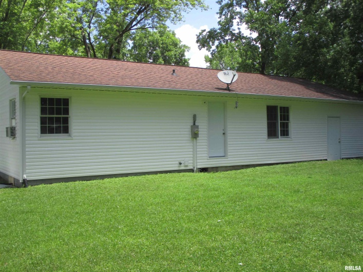 405 DOUGLAS Street, DeSoto, Illinois 62924, 3 Bedrooms Bedrooms, 0 ,1 BathroomBathrooms,Residential,For Sale,DOUGLAS,0,RMAEB458487