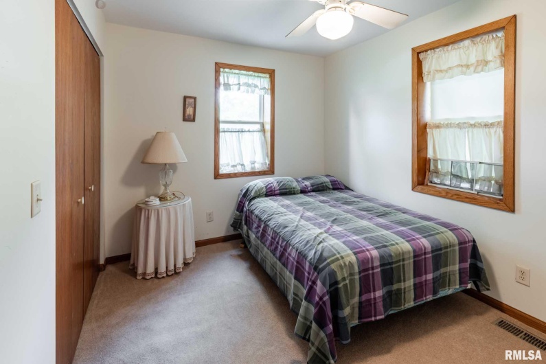 105 LAUREL Street, Stonefort, Illinois 62987, 2 Bedrooms Bedrooms, 0 ,1 BathroomBathrooms,Residential,For Sale,LAUREL,0,RMAQC4264627