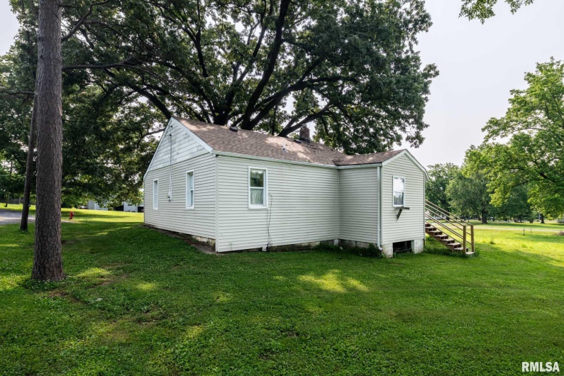 105 LAUREL Street, Stonefort, Illinois 62987, 2 Bedrooms Bedrooms, 0 ,1 BathroomBathrooms,Residential,For Sale,LAUREL,0,RMAQC4264627