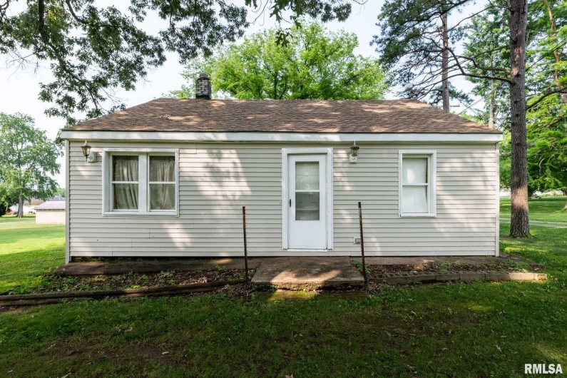 105 LAUREL Street, Stonefort, Illinois 62987, 2 Bedrooms Bedrooms, 0 ,1 BathroomBathrooms,Residential,For Sale,LAUREL,0,RMAQC4264627