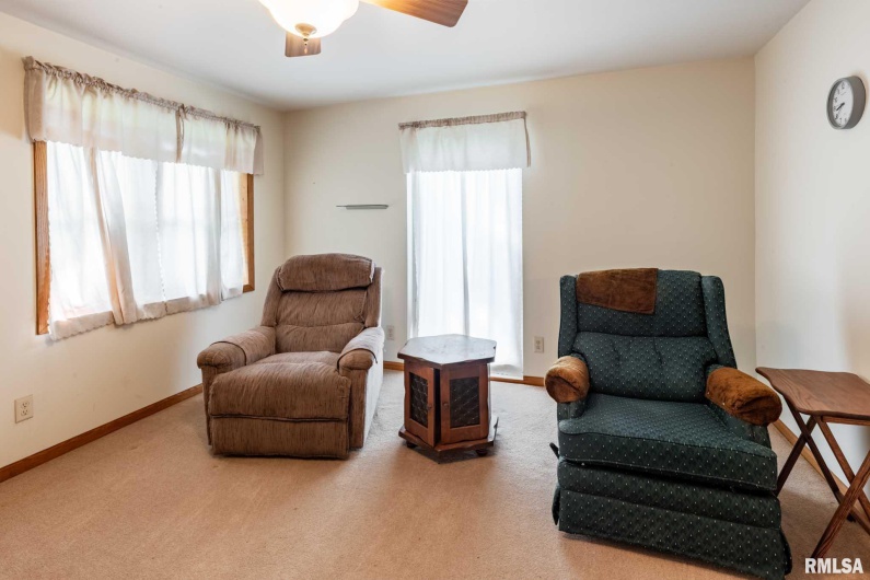 105 LAUREL Street, Stonefort, Illinois 62987, 2 Bedrooms Bedrooms, 0 ,1 BathroomBathrooms,Residential,For Sale,LAUREL,0,RMAQC4264627