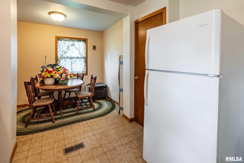 105 LAUREL Street, Stonefort, Illinois 62987, 2 Bedrooms Bedrooms, 0 ,1 BathroomBathrooms,Residential,For Sale,LAUREL,0,RMAQC4264627
