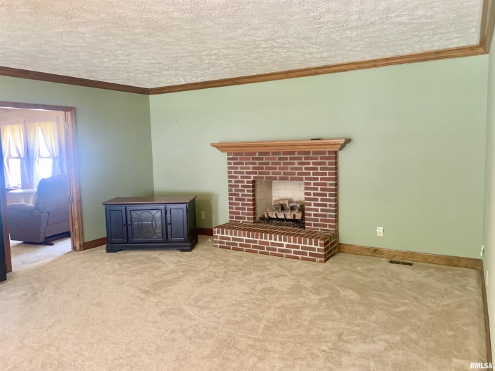 312 MCKINLEY Street, Galatia, Illinois 62935, 3 Bedrooms Bedrooms, 0 ,2 BathroomsBathrooms,Residential,For Sale,MCKINLEY,0,RMAEB458495