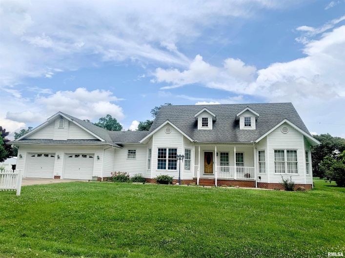 312 MCKINLEY Street, Galatia, Illinois 62935, 3 Bedrooms Bedrooms, 0 ,2 BathroomsBathrooms,Residential,For Sale,MCKINLEY,0,RMAEB458495