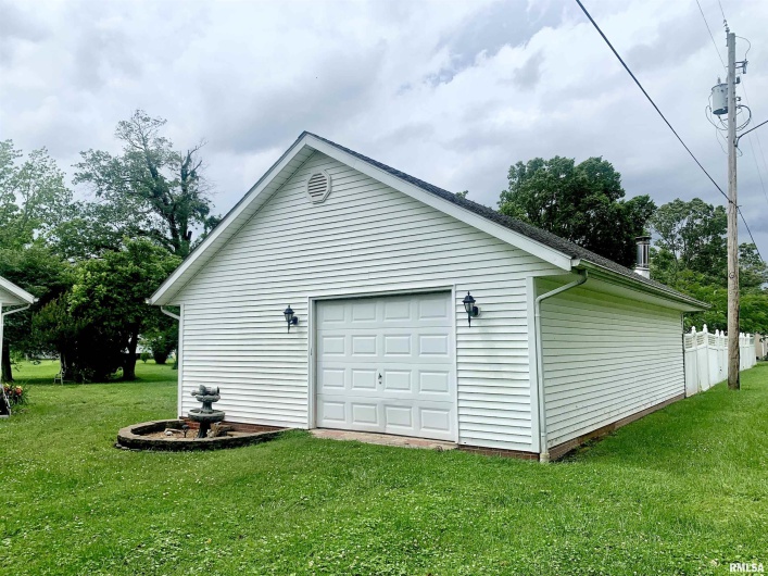 312 MCKINLEY Street, Galatia, Illinois 62935, 3 Bedrooms Bedrooms, 0 ,2 BathroomsBathrooms,Residential,For Sale,MCKINLEY,0,RMAEB458495
