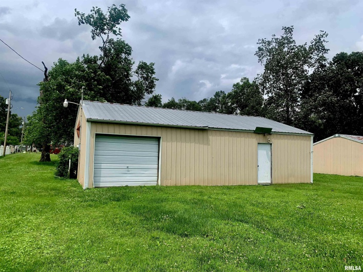 312 MCKINLEY Street, Galatia, Illinois 62935, 3 Bedrooms Bedrooms, 0 ,2 BathroomsBathrooms,Residential,For Sale,MCKINLEY,0,RMAEB458495