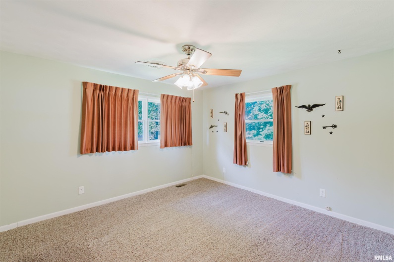 201 PERRY Street, Energy, Illinois 62933, 4 Bedrooms Bedrooms, 0 ,2 BathroomsBathrooms,Residential,For Sale,PERRY,0,RMAEB458494