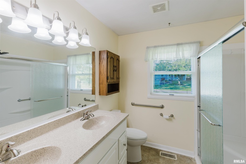 201 PERRY Street, Energy, Illinois 62933, 4 Bedrooms Bedrooms, 0 ,2 BathroomsBathrooms,Residential,For Sale,PERRY,0,RMAEB458494
