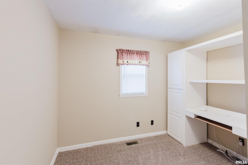 201 PERRY Street, Energy, Illinois 62933, 4 Bedrooms Bedrooms, 0 ,2 BathroomsBathrooms,Residential,For Sale,PERRY,0,RMAEB458494