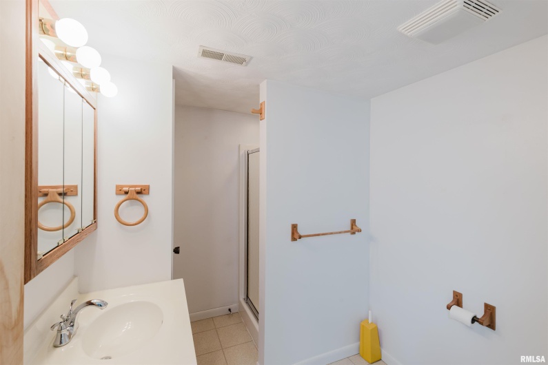 201 PERRY Street, Energy, Illinois 62933, 4 Bedrooms Bedrooms, 0 ,2 BathroomsBathrooms,Residential,For Sale,PERRY,0,RMAEB458494