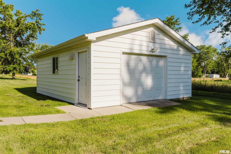 201 PERRY Street, Energy, Illinois 62933, 4 Bedrooms Bedrooms, 0 ,2 BathroomsBathrooms,Residential,For Sale,PERRY,0,RMAEB458494