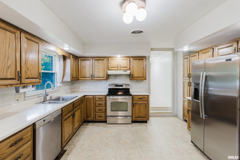 201 PERRY Street, Energy, Illinois 62933, 4 Bedrooms Bedrooms, 0 ,2 BathroomsBathrooms,Residential,For Sale,PERRY,0,RMAEB458494