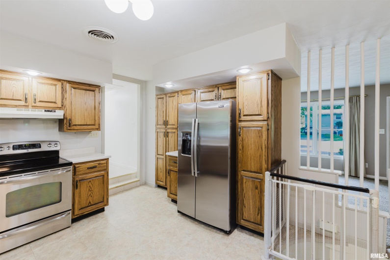 201 PERRY Street, Energy, Illinois 62933, 4 Bedrooms Bedrooms, 0 ,2 BathroomsBathrooms,Residential,For Sale,PERRY,0,RMAEB458494