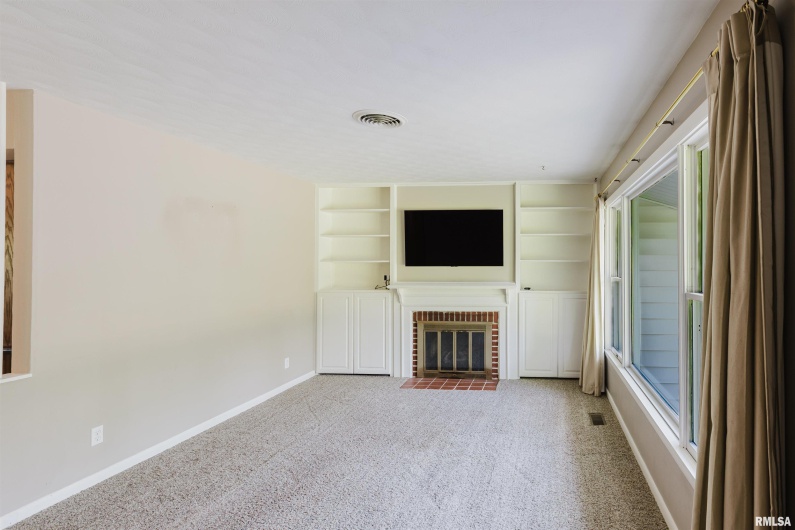 201 PERRY Street, Energy, Illinois 62933, 4 Bedrooms Bedrooms, 0 ,2 BathroomsBathrooms,Residential,For Sale,PERRY,0,RMAEB458494