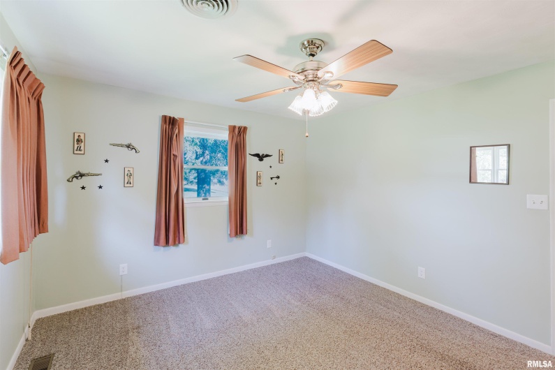 201 PERRY Street, Energy, Illinois 62933, 4 Bedrooms Bedrooms, 0 ,2 BathroomsBathrooms,Residential,For Sale,PERRY,0,RMAEB458494