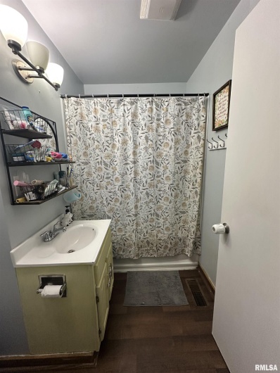 525 NORTH Street, Murphysboro, Illinois 62966, 2 Bedrooms Bedrooms, 0 ,1 BathroomBathrooms,Residential,For Sale,NORTH,0,RMAEB458497