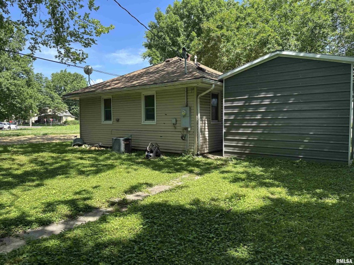 525 NORTH Street, Murphysboro, Illinois 62966, 2 Bedrooms Bedrooms, 0 ,1 BathroomBathrooms,Residential,For Sale,NORTH,0,RMAEB458497