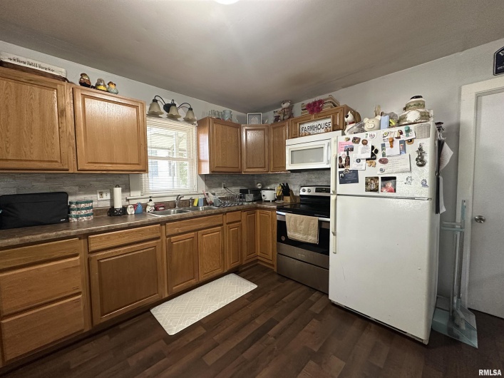 525 NORTH Street, Murphysboro, Illinois 62966, 2 Bedrooms Bedrooms, 0 ,1 BathroomBathrooms,Residential,For Sale,NORTH,0,RMAEB458497
