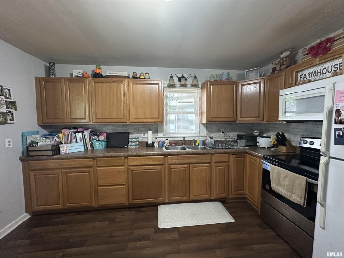 525 NORTH Street, Murphysboro, Illinois 62966, 2 Bedrooms Bedrooms, 0 ,1 BathroomBathrooms,Residential,For Sale,NORTH,0,RMAEB458497