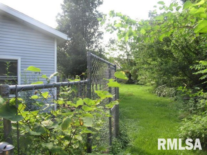 310 BLOSSOM Street, Carterville, Illinois 62918, 3 Bedrooms Bedrooms, 0 ,2 BathroomsBathrooms,Residential,For Sale,BLOSSOM,0,RMAEB458498