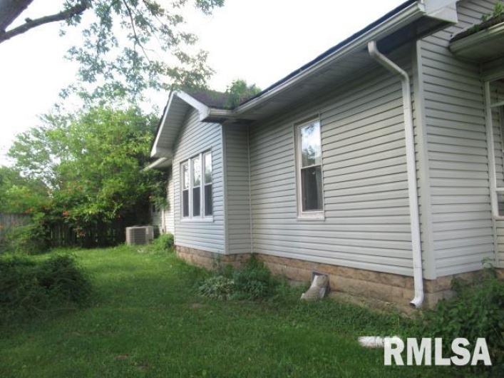 310 BLOSSOM Street, Carterville, Illinois 62918, 3 Bedrooms Bedrooms, 0 ,2 BathroomsBathrooms,Residential,For Sale,BLOSSOM,0,RMAEB458498