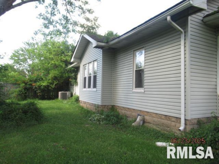 310 BLOSSOM Street, Carterville, Illinois 62918, 3 Bedrooms Bedrooms, 0 ,2 BathroomsBathrooms,Residential,For Sale,BLOSSOM,0,RMAEB458498
