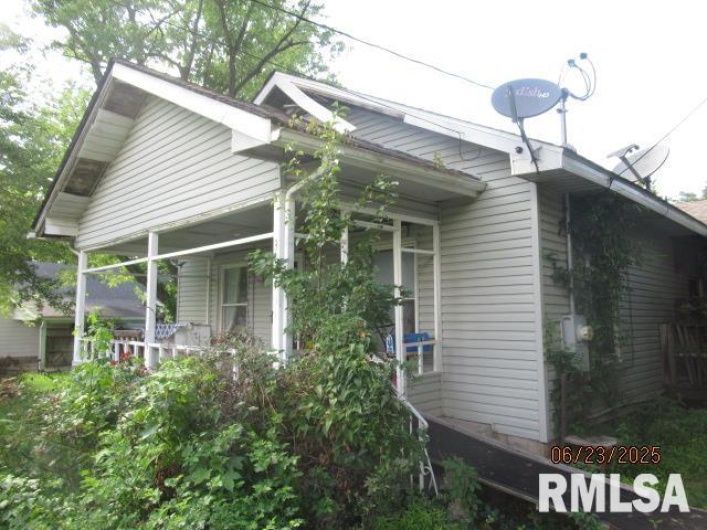 310 BLOSSOM Street, Carterville, Illinois 62918, 3 Bedrooms Bedrooms, 0 ,2 BathroomsBathrooms,Residential,For Sale,BLOSSOM,0,RMAEB458498