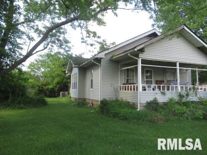 310 BLOSSOM Street, Carterville, Illinois 62918, 3 Bedrooms Bedrooms, 0 ,2 BathroomsBathrooms,Residential,For Sale,BLOSSOM,0,RMAEB458498