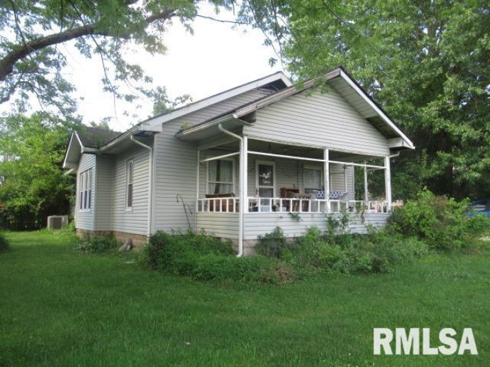 310 BLOSSOM Street, Carterville, Illinois 62918, 3 Bedrooms Bedrooms, 0 ,2 BathroomsBathrooms,Residential,For Sale,BLOSSOM,0,RMAEB458498