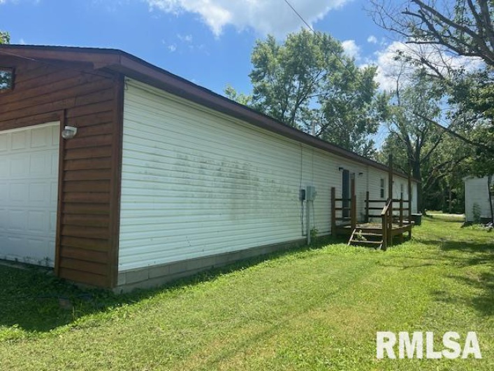 1011 20TH Street, Murphysboro, Illinois 62966, 4 Bedrooms Bedrooms, 0 ,1 BathroomBathrooms,Residential,For Sale,20TH,0,RMAEB458500