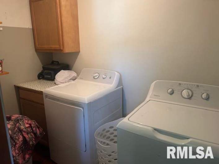 1011 20TH Street, Murphysboro, Illinois 62966, 4 Bedrooms Bedrooms, 0 ,1 BathroomBathrooms,Residential,For Sale,20TH,0,RMAEB458500