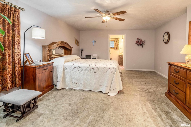 2305 WEAVER Road, Herrin, Illinois 62948, 3 Bedrooms Bedrooms, 0 ,2 BathroomsBathrooms,Residential,For Sale,WEAVER,0,RMAQC4264636