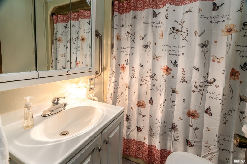 2305 WEAVER Road, Herrin, Illinois 62948, 3 Bedrooms Bedrooms, 0 ,2 BathroomsBathrooms,Residential,For Sale,WEAVER,0,RMAQC4264636