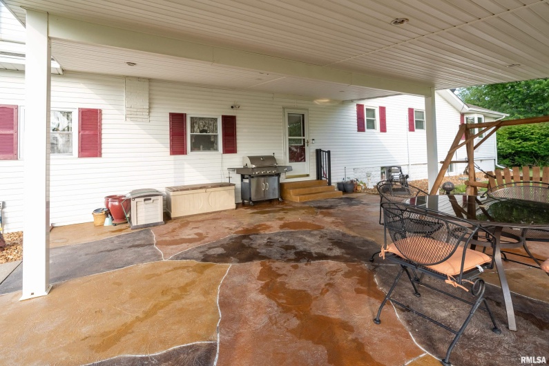 2305 WEAVER Road, Herrin, Illinois 62948, 3 Bedrooms Bedrooms, 0 ,2 BathroomsBathrooms,Residential,For Sale,WEAVER,0,RMAQC4264636