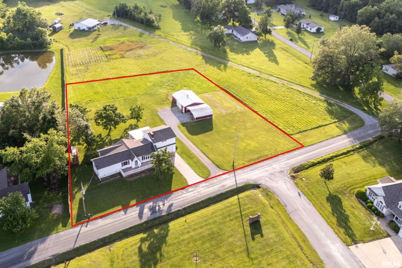 2305 WEAVER Road, Herrin, Illinois 62948, 3 Bedrooms Bedrooms, 0 ,2 BathroomsBathrooms,Residential,For Sale,WEAVER,0,RMAQC4264636