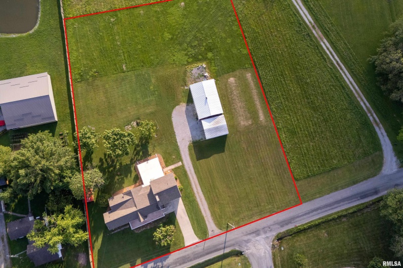 2305 WEAVER Road, Herrin, Illinois 62948, 3 Bedrooms Bedrooms, 0 ,2 BathroomsBathrooms,Residential,For Sale,WEAVER,0,RMAQC4264636