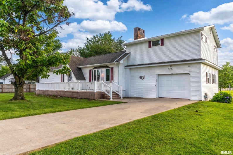 2305 WEAVER Road, Herrin, Illinois 62948, 3 Bedrooms Bedrooms, 0 ,2 BathroomsBathrooms,Residential,For Sale,WEAVER,0,RMAQC4264636