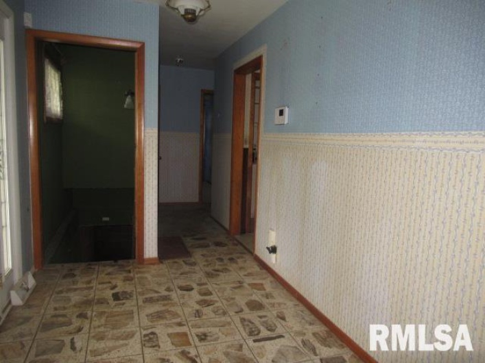 1117 ASH Street, Herrin, Illinois 62948, 3 Bedrooms Bedrooms, 0 ,2 BathroomsBathrooms,Residential,For Sale,ASH,0,RMAEB458501
