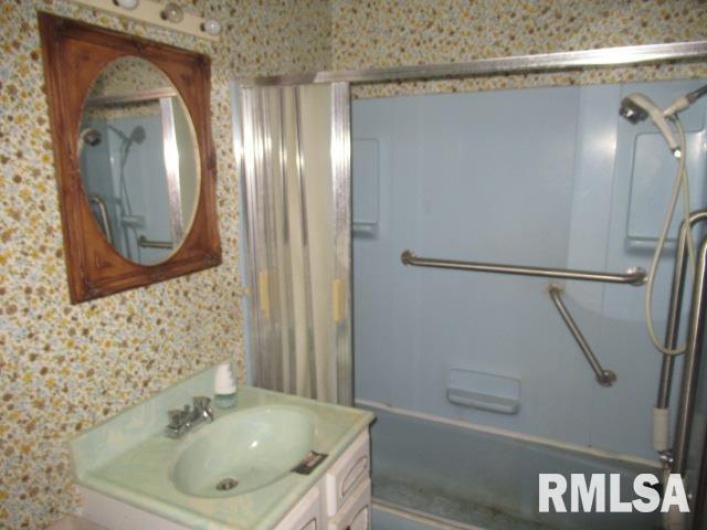 1117 ASH Street, Herrin, Illinois 62948, 3 Bedrooms Bedrooms, 0 ,2 BathroomsBathrooms,Residential,For Sale,ASH,0,RMAEB458501