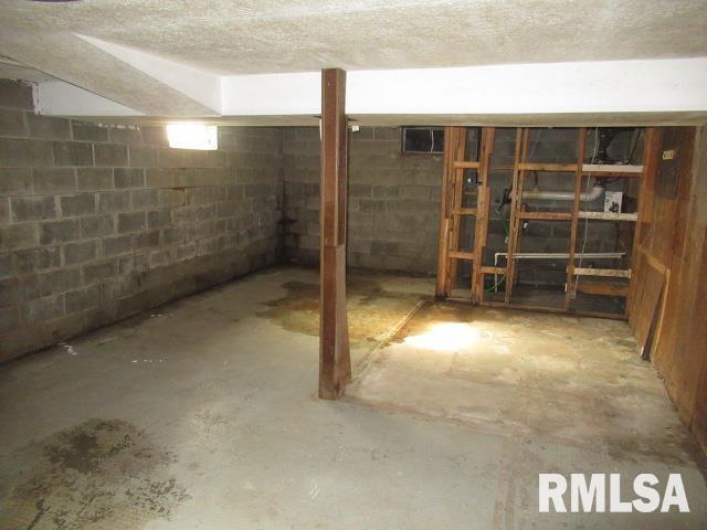 1117 ASH Street, Herrin, Illinois 62948, 3 Bedrooms Bedrooms, 0 ,2 BathroomsBathrooms,Residential,For Sale,ASH,0,RMAEB458501
