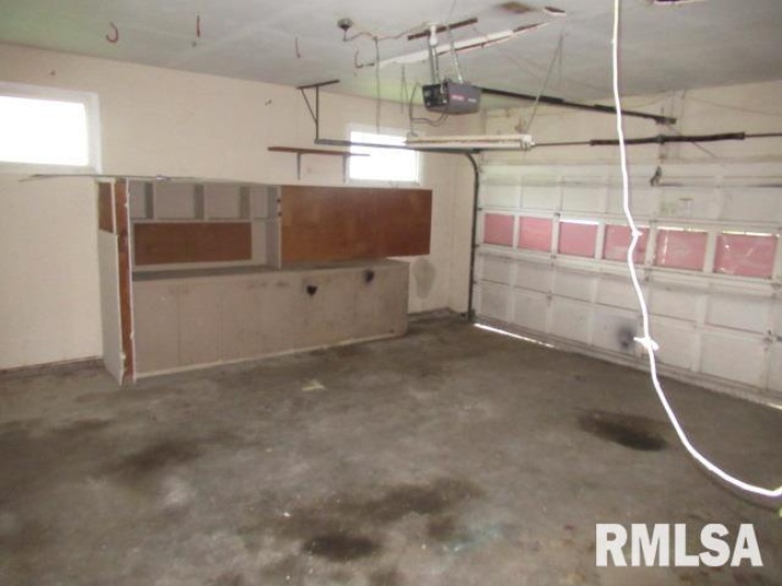 1117 ASH Street, Herrin, Illinois 62948, 3 Bedrooms Bedrooms, 0 ,2 BathroomsBathrooms,Residential,For Sale,ASH,0,RMAEB458501