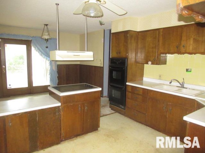 1117 ASH Street, Herrin, Illinois 62948, 3 Bedrooms Bedrooms, 0 ,2 BathroomsBathrooms,Residential,For Sale,ASH,0,RMAEB458501
