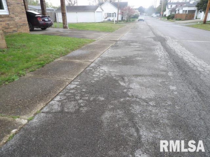 1101 MCKINLEY Street, Harrisburg, Illinois 62946, 2 Bedrooms Bedrooms, 0 ,1 BathroomBathrooms,Residential,For Sale,MCKINLEY,0,RMAEB457493